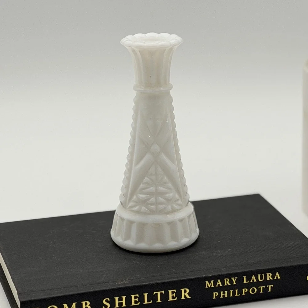 Vintage Milk Glass Star and Bar Bud Vase Scalloped Rim 6